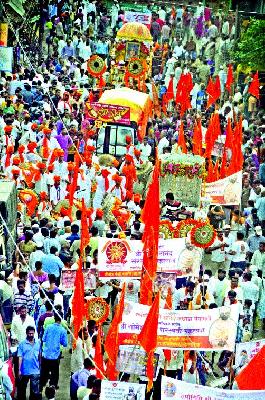 Dharmashvash Shobhayatte has brought the Kumbh Parva Shanknad | धर्मध्वज शोभायात्रेने कुंभपर्वाचा शंखनाद
