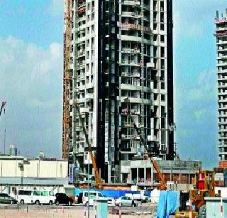 The burden of insecurity on the laborer's head | मजुरांच्या डोक्यावर असुरक्षिततेचे ओझे