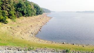 Water Reserves In Dam | धरणांत पाण्याचा ठणठणाट