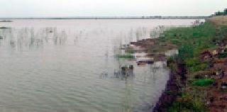 Damage is also unable to irrigate | सिंचनासाठी धरणेही असमर्थ Damage is also unable to irrigate | सिंचनासाठी धरणेही असमर्थ