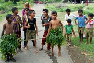 Due to the sowing of double sowing in Pusad | पुसदमध्ये दुबार पेरणीचे सावट Due to the sowing of double sowing in Pusad | पुसदमध्ये दुबार पेरणीचे सावट