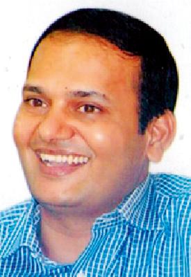 Collectors, collectors and collectors throughout the day ... | दिवसभर कलेक्टर, कलेक्टर आणि कलेक्टरच...