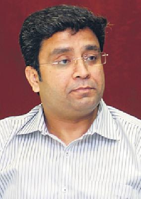 50 thousand water chargesheets against Vasnakar | वासनकरविरुद्ध ५० हजार पानी आरोपपत्र