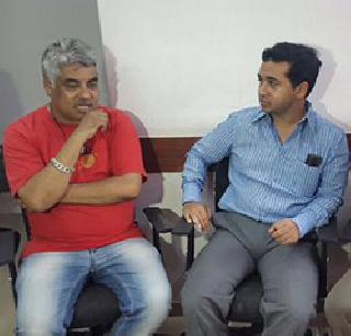 The Marathi theater is beaten by the carnivorous as they eat food | मांसाहारी जेवण करतात म्हणून मराठी नाट्यनिर्मात्याला मारहाण The Marathi theater is beaten by the carnivorous as they eat food | मांसाहारी जेवण करतात म्हणून मराठी नाट्यनिर्मात्याला मारहाण