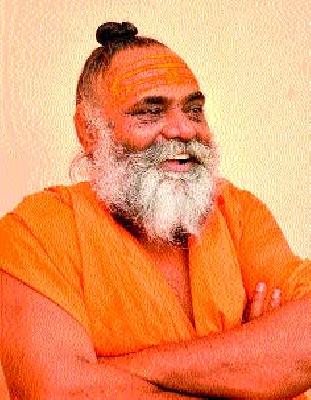 Sadhvi Trikalabhavantha can not afford time for bathing: Mahant Hariji Giri | साध्वी त्रिकालभवंता यांना स्नानासाठी वेळ देण्यास हरकत नाही : महंत हरिगिरीजी