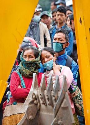 Saving from the earthquake .. | भूकंपातून सावरताना..