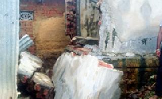 Two women injured in water tank collapsed | पाण्याची टाकी कोसळून दोन महिला जखमी