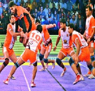 Mumbai's 'Tapli' in Pune | मुंबईने दिली पुण्याला ‘टपली’