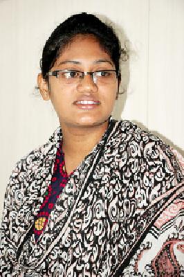 Futuristic future in the dark of money | पैशांअभावी भविष्य अंधारात