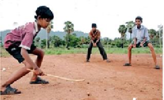 Outdoor play in Convent culture | कॉन्व्हेंट संस्कृतीत मैदानी खेळ झाले हद्दपार