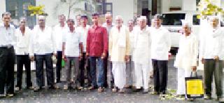 The permission of the farmers asked for suicide | शेतकऱ्यांनी मागितली आत्महत्येची परवानगी