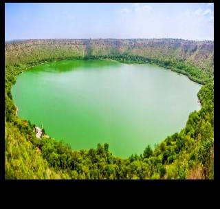 Lonar lake water levels increased | लोणार सरोवराच्या पाण्याच्या क्षारांचे प्रमाण वाढले Lonar lake water levels increased | लोणार सरोवराच्या पाण्याच्या क्षारांचे प्रमाण वाढले