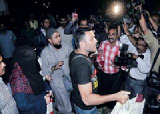 How to tell, what is passing on us! | कैसे बताए, क्या गुजर रही है हम पर!