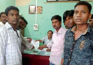 Power supply is closed for a month | विद्युत पुरवठा महिनाभरापासून बंद