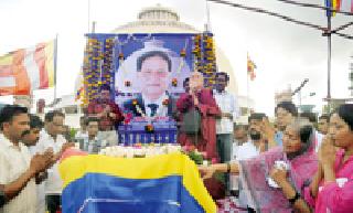 Jansagar on Dikshitabhoomi for the funeral of Dadasaheb | दादासाहेबांच्या अंत्यदर्शनासाठी दीक्षाभूमीवर जनसागर