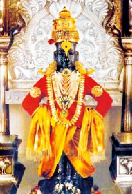 Three thousand Varkari of Dhamangaon Vitthal's door | धामणगावचे तीन हजार वारकरी विठ्ठलाच्या दारी