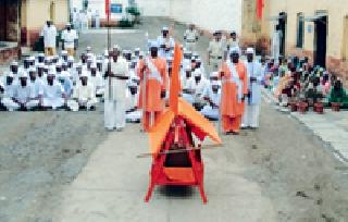 Vitthalbhakti immersed in captivity | विठ्ठलभक्तीत तल्लीन झाले बंदीजन