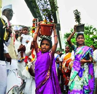 Take Kushet Ga Mouli! | घे कुशीत गा माउली!