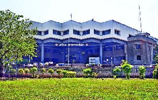 Municipal administration's 'infiltration fraud' | महापालिका प्रशासनाची ‘घुसवा फसवी’