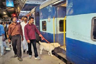 An unprecedented settlement at the railway station | रेल्वेस्थानकावर अभूतपूर्व बंदोबस्त An unprecedented settlement at the railway station | रेल्वेस्थानकावर अभूतपूर्व बंदोबस्त