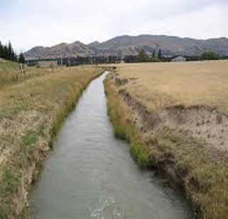 Convenience of irrigation at 2700 acres | २७00 एकरावर सिंचनाची सोय