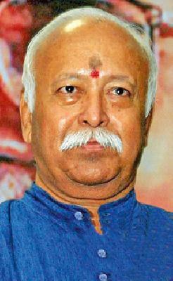 Sarsanghchalak Gadkari's house | सरसंघचालक गडकरींच्या घरी