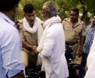 Two Charlie commandos suspended in Badnera Thane | बडनेरा ठाण्यातील दोन चार्ली कमांडो निलंबित Two Charlie commandos suspended in Badnera Thane | बडनेरा ठाण्यातील दोन चार्ली कमांडो निलंबित