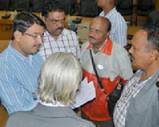 The seizure of the Collector Office was avoided | जिल्हाधिकारी कार्यालयावरील जप्ती टळली