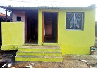 Farmer suicidal family got a shelter! | शेतकरी आत्महत्याग्रस्त कुटुंबाला मिळाला हक्काचा निवारा ! Farmer suicidal family got a shelter! | शेतकरी आत्महत्याग्रस्त कुटुंबाला मिळाला हक्काचा निवारा !