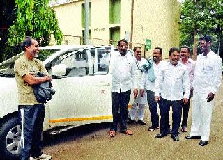 A trip to the labor union | मजूर संघाची निघाली सहल