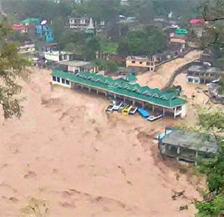 The 22 survivors were saved by the jawans | २२ गिर्यारोहकांना जवानांनी वाचविले The 22 survivors were saved by the jawans | २२ गिर्यारोहकांना जवानांनी वाचविले