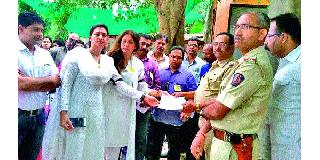 Morcha of Ambad police station on behalf of the organizers | संस्थाचालकांचा अंबड पोलीस ठाण्यावर मोर्चा Morcha of Ambad police station on behalf of the organizers | संस्थाचालकांचा अंबड पोलीस ठाण्यावर मोर्चा