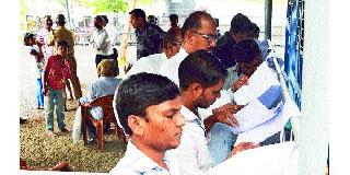 For the identity card of local residents of Tapovan, | तपोवनातील स्थानिक रहिवाशांची ओळखपत्रासाठी तारांबळ