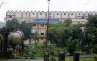 Sondito has broken up to the project building | सोंड्याटोला प्रकल्पाच्या इमारतीला भेगा