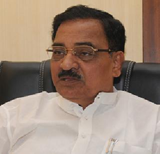 Transport Minister's son's traffic violation with the police | परिवहनमंत्र्याच्या मुलाची वाहतूक पोलिसाशी हुज्जत Transport Minister's son's traffic violation with the police | परिवहनमंत्र्याच्या मुलाची वाहतूक पोलिसाशी हुज्जत