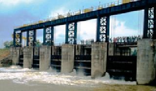 9 6 Thousands of hectares of land are denied irrigation | ९६ गावांतील हजारों हेक्टर शेती सिंचनापासून वंचित