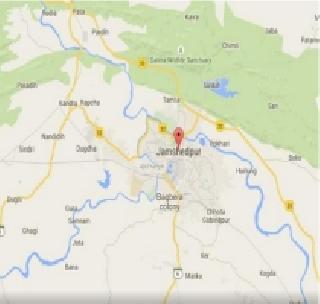 13 dead in bus accident in Jharkhand | झारखंडमध्ये बस व ट्रकचा भीषण अपघात, १३ ठार 13 dead in bus accident in Jharkhand | झारखंडमध्ये बस व ट्रकचा भीषण अपघात, १३ ठार