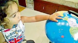 Two-year-old Radhe displays 31 countries on the map | दोन वर्षांचा राधे दाखवतो नकाशावरील ३१ देश