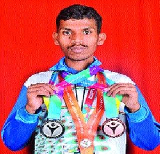 Devendra has won medal in 'Kamayani' | ‘कामायनी’च्या देवेंद्रने पटकावले अमेरिकेत पदक