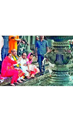 Amit Shah did the worship of Ganges | अमित शाह यांनी केले गंगेचे पूजन