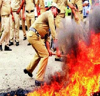 Conflicts of struggle in Kashmir | काश्मिरात संघर्षाची धग Conflicts of struggle in Kashmir | काश्मिरात संघर्षाची धग