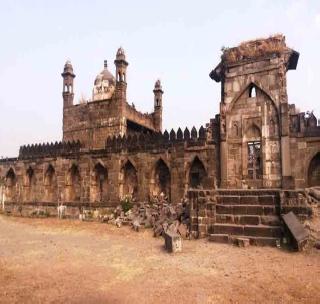 The glory of Rohinkhade mosque | रोहिणखेड मशिदीचा गौरव