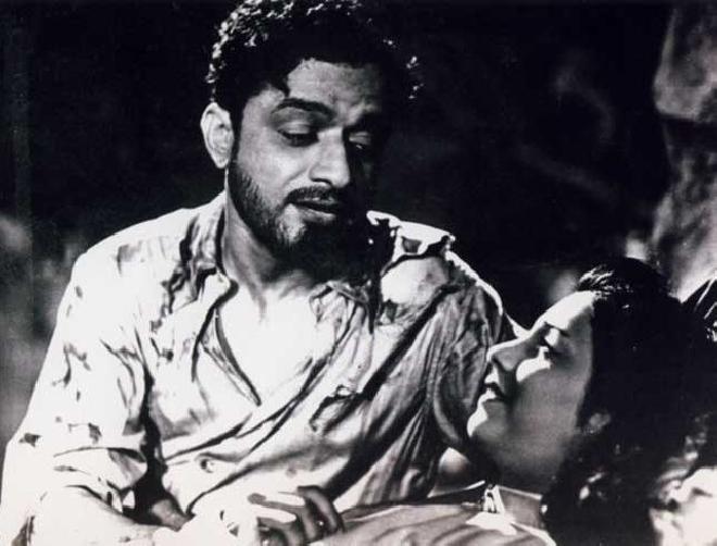 Bollywood biopic | बॉलीवूडमधले गाजलेले बायोपिक Bollywood biopic | बॉलीवूडमधले गाजलेले बायोपिक