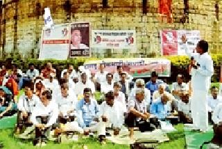 Dabholkar and Pansar killers arrested | दाभोळकर व पानसरेंच्या मारेकऱ्यांना अटक करा