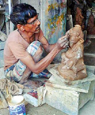 Inflation in inflation ...! | बाप्पांपुढे महागाईचे विघ्न...!