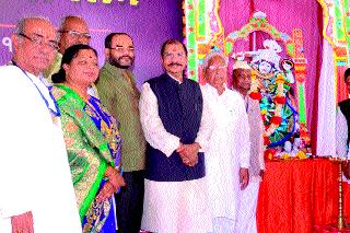 Yeola: Koshti Bridesmaid's introduction meet | येवला : कोष्टी वधू-वर परिचय मेळावा