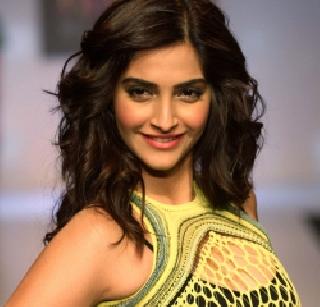 Sonam Kapoor rejects Dahi Handi billions of offers? | सोनम कपूरने नाकारली दहीहंडीची कोट्यावधींची ऑफर ? Sonam Kapoor rejects Dahi Handi billions of offers? | सोनम कपूरने नाकारली दहीहंडीची कोट्यावधींची ऑफर ?