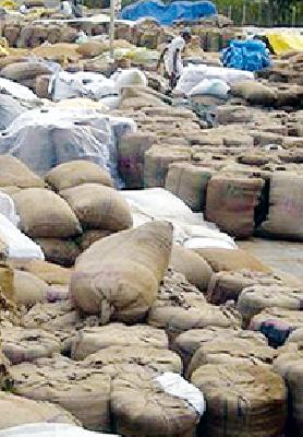 Market Committee will 'obstruct' expat | बाजार समितीमधून होणार ‘अडत’ हद्दपार