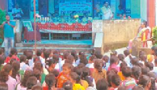 Develop through the benefits of the schemes | योजनांच्या लाभातून विकास साधा Develop through the benefits of the schemes | योजनांच्या लाभातून विकास साधा