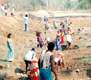 Roho's exhausted wages of Rs 12 lakh | रोहयोची १२ लाखांची मजुरी थकीत